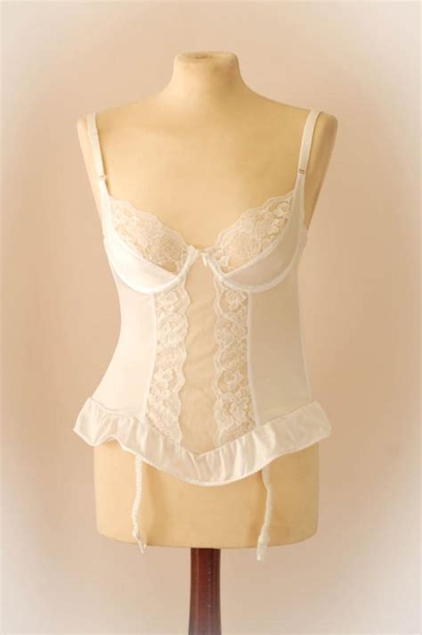Vintage White Lace Frilly Suspender Corset U K 32 34 B Cup 2232250