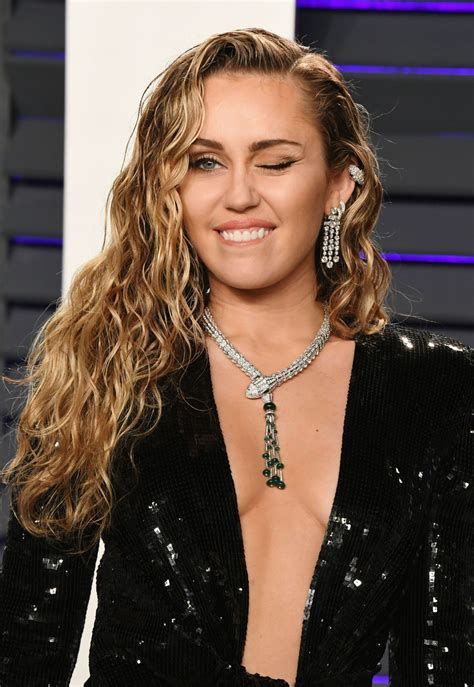 miley cyrus thefappening sexy sideboobs at oscar party