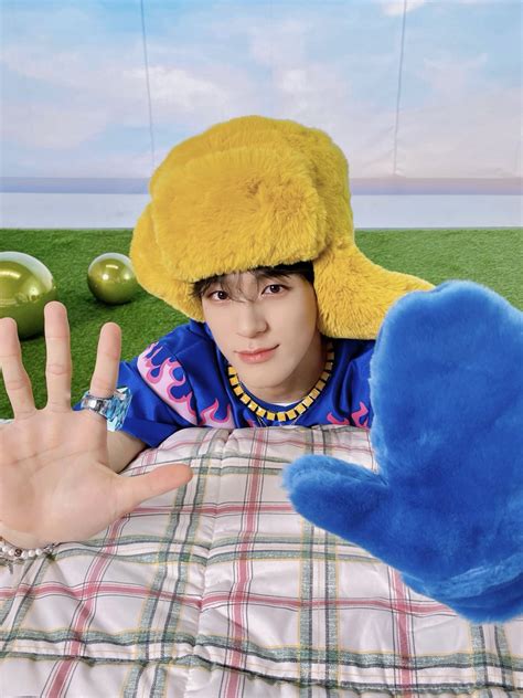 Nct Dream On Twitter 💙🐶🧤 Jeno Nctdream Candy Nctdream Candy