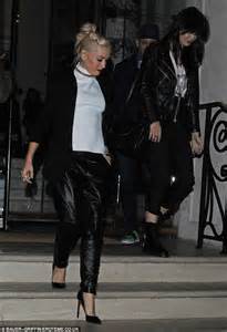 gwen stefani and step daughter daisy lowe hit the town wearing similar outfits daily mail online