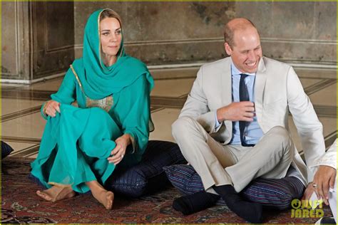 Kate Middleton Visits A Mosque In Pakistan In Traditional Attire With