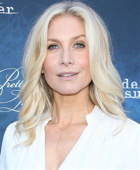 pin by dougmark productions on elizabeth mitchell in 2019 elizabeth mitchell beautiful women