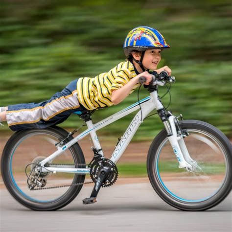 teaching  kid   ride  bike borncutecom