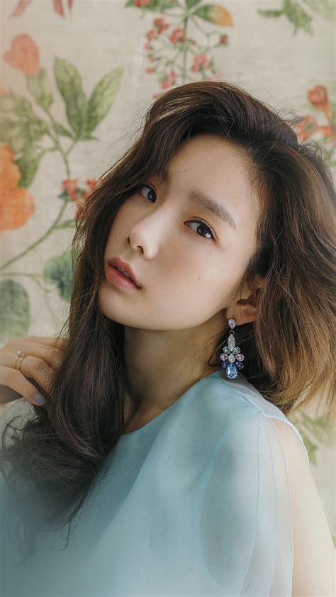 Hm37 Kpop Snsd Taeyeon Flower Girl Wallpaper
