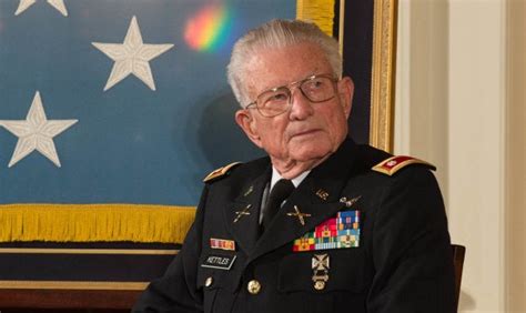 Medal Of Honor Recipient Charles Kettles Dies At 89