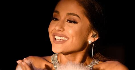 Ariana Grande Doesn T Have Time For Sexist Haters On Facebook Huffpost