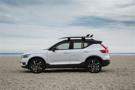 volvo xc  drive small stylish swede review  fast lane car