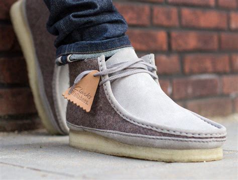 pin op wallabees