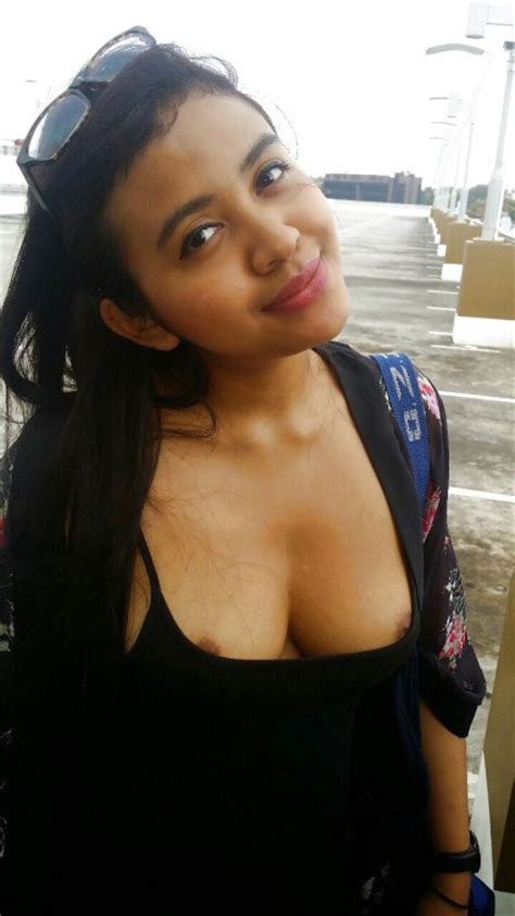 malay muslim girl flashing her tits in public