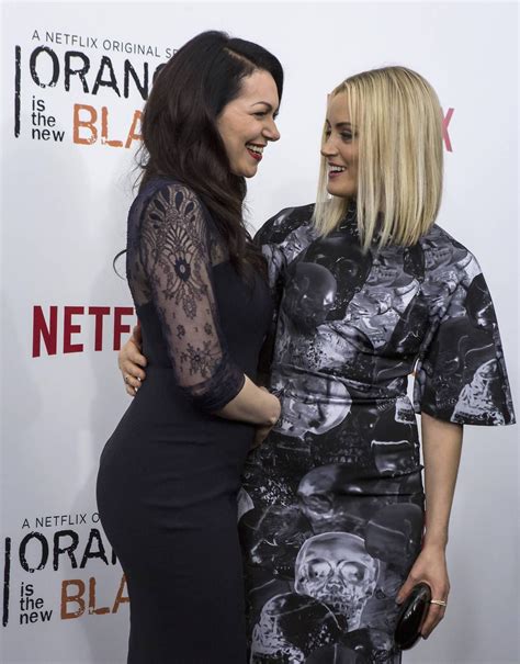 Laura Prepon And Taylor Schilling Orange Is The New Black Premiere