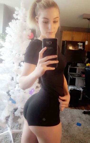 Here’s Twitch’s Hottest Female Streamer 26 Pics