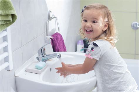 ways  teach hand washing  kids making motherhood matter