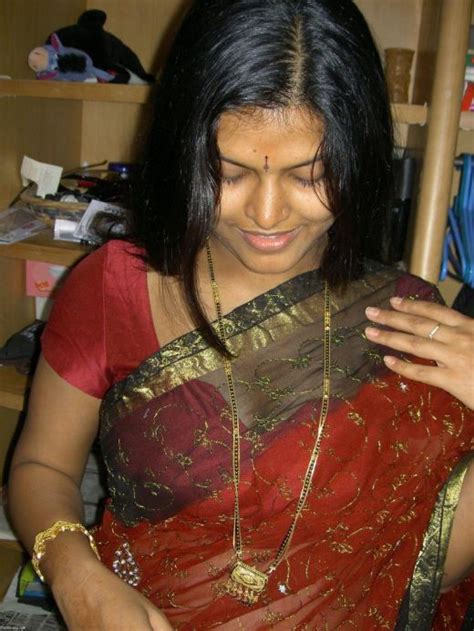 Fashionable Tamil Aunties Hot Pics
