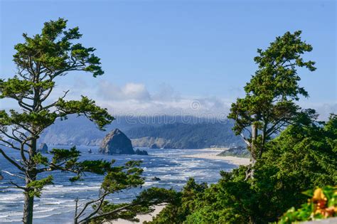 Cannon Beach On The Central Oregon Coast Stock Image Image Of Cloud