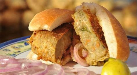 Unusual And Uber Tasty Your Guide To Mumbai S Fusion Street Eats Homegrown