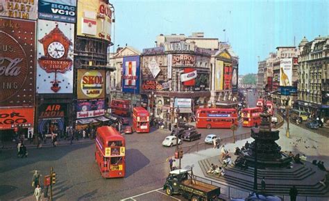 100 Years Of Amazing Piccadilly Circus Photos Flashbak London