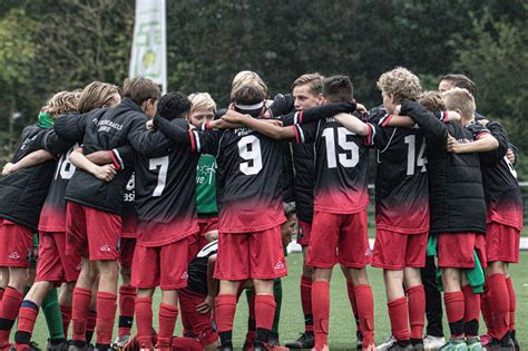 fc twenteheracles academie onder  herpakt zich na teleurstelling en speelt leerzaam toernooi