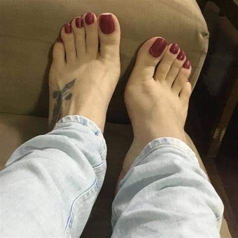 pin on pretty feet