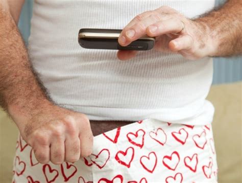 why middle age sexting and dating is a terrible idea