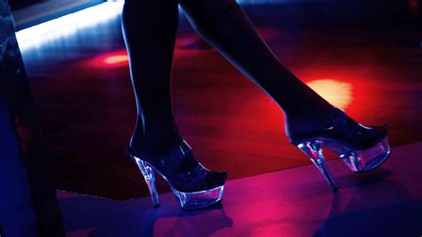 exotic dancers claim they were stripped of pay