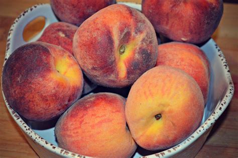 peach almond muffins