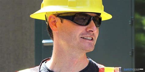 Construction Worker Wearing 3m Safety Glasses 1