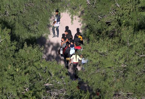 inside the border crisis photos from the front lines
