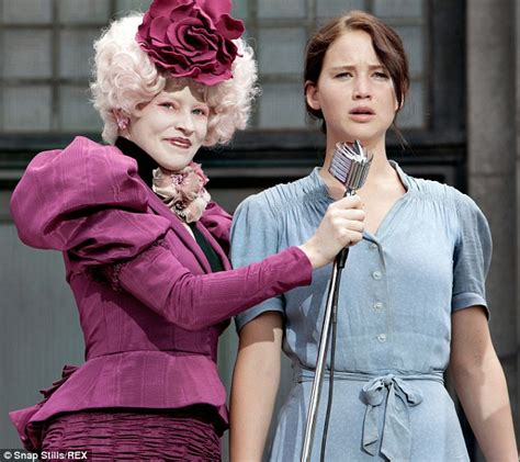 Jennifer Lawrence Gets Make Over In The Hunger Games