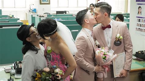 Hundreds Of Same Sex Couples Tie The Knot In Taiwan After Law Passes