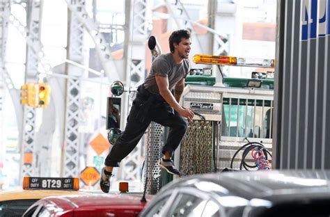 watch and download tracers 2015 full length movie for free