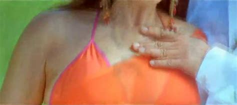 all about cinema actress nayanthara hot cleavage in saree juicy stills