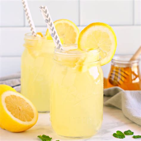 healthy 3 ingredient lemonade {refined sugar free} the busy baker