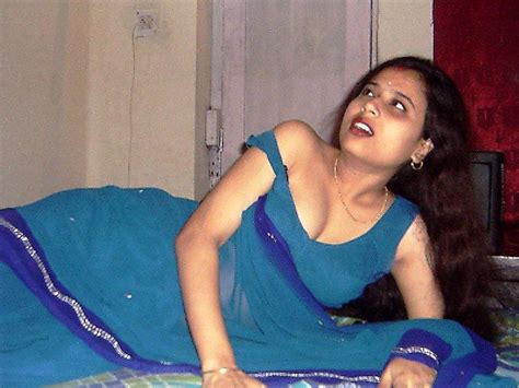 south indian hot aunty in saree hot indian bhabhi pinterest saree indian actresses and