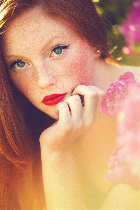 Top 10 Stunning Photos Of Gorgeous Red Haired Women Top