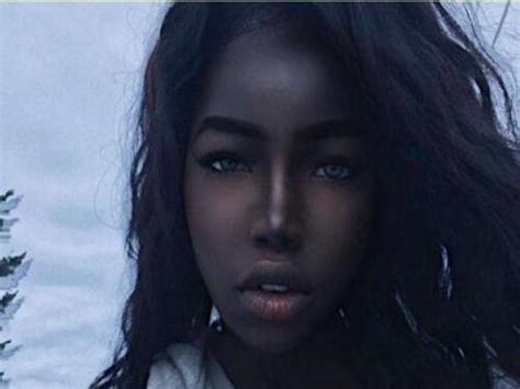世界上最漂亮的黑人美女 非洲最漂亮的女人，堪称黑人版刘亦菲 黑人 美女 肤色 新浪新闻