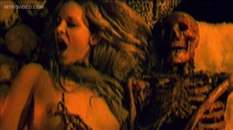 sheri moon zombie nude in house of 1000 corpses hd video clip 02 at