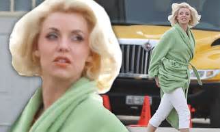 kelli garner spotted for first time on set as marilyn monroe daily mail online