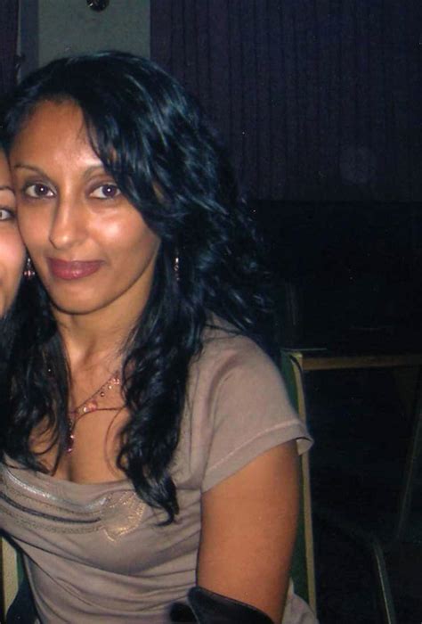 naz1152 48 from wolverhampton is a mature woman looking