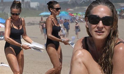 Sarah Jessica Parker Looks Slender In Bathing Suit In New York Daily