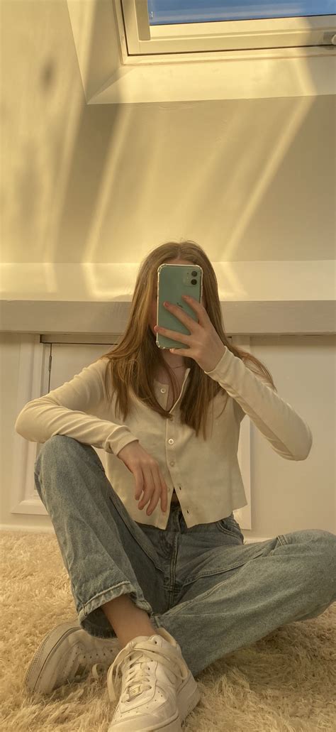mirror selfie poses aesthetic golden hour outfits best poses for