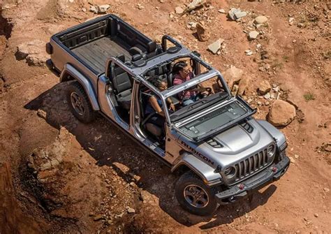 jeep gladiator  rumors models release date  jeep