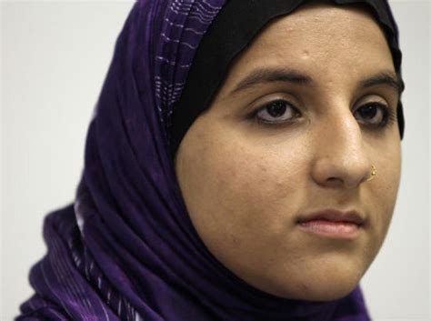 judge abercrombie wrongly fired muslim for hijab ny daily news