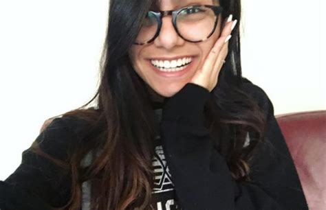 Mia Khalifa Says Only 1 Guy Has Successfully Slid Into Her