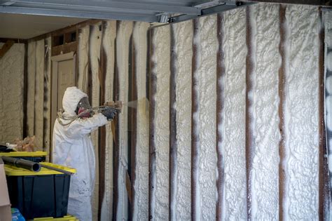 spray foam insulation  fiberglass whats  difference