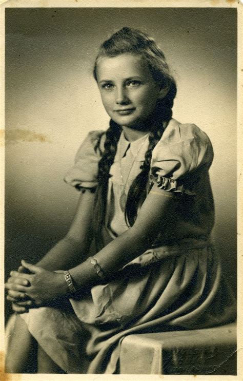 28 Beautiful Portrait Pictures Of German Girls In The 1930s And Early