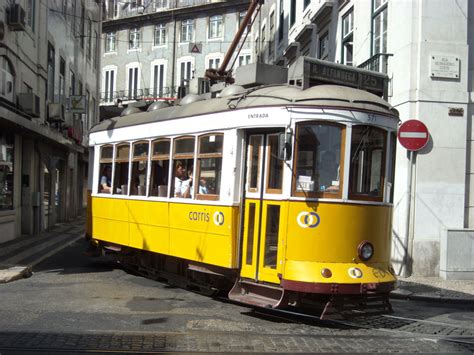 lisbon trams