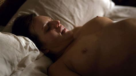 naked elisabeth moss in top of the lake