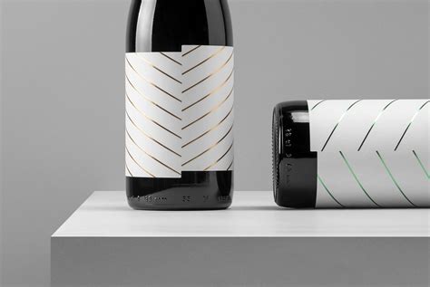 love  minimal    wine label  lom dieline design branding packaging