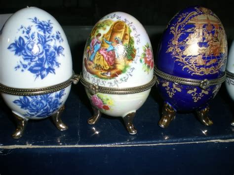 verschillende porseleinen eieren eind  eeuw catawiki