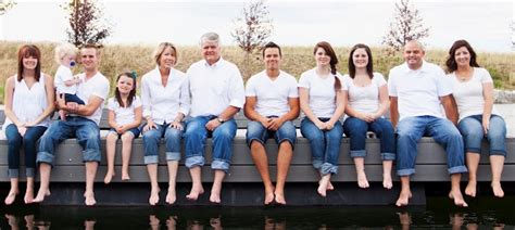 family photo rolled  jeans white shirts family picture outfits family photo